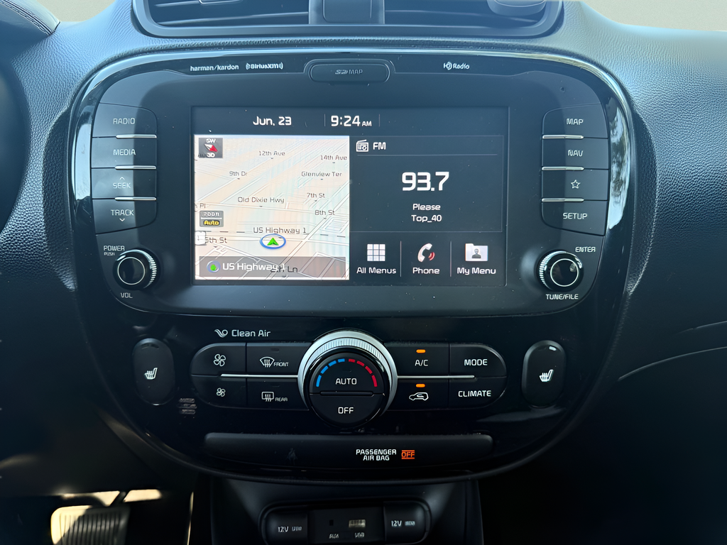 Used 2018 Gray Kia Exclaim image 17