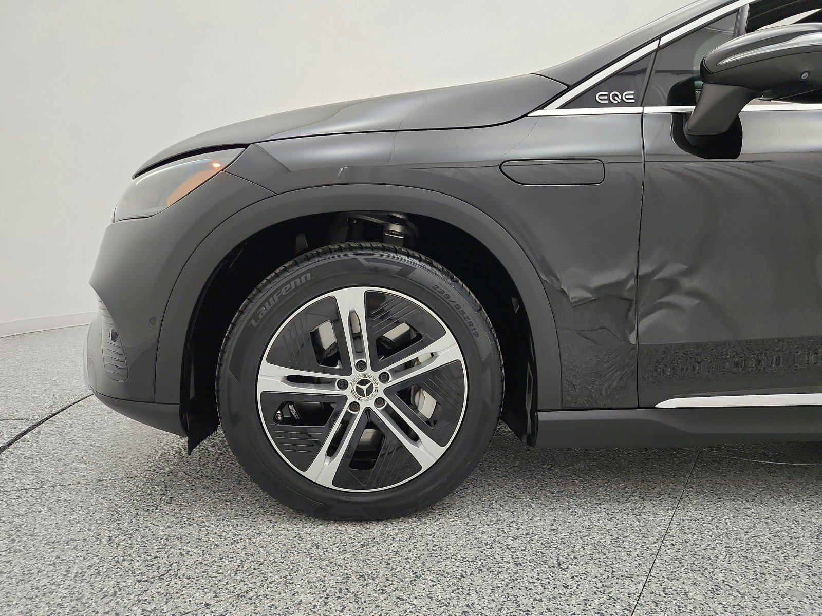 Used 2023 Obsidian Black Metallic Mercedes-Benz EQE 350 4MATIC® SUV image 16