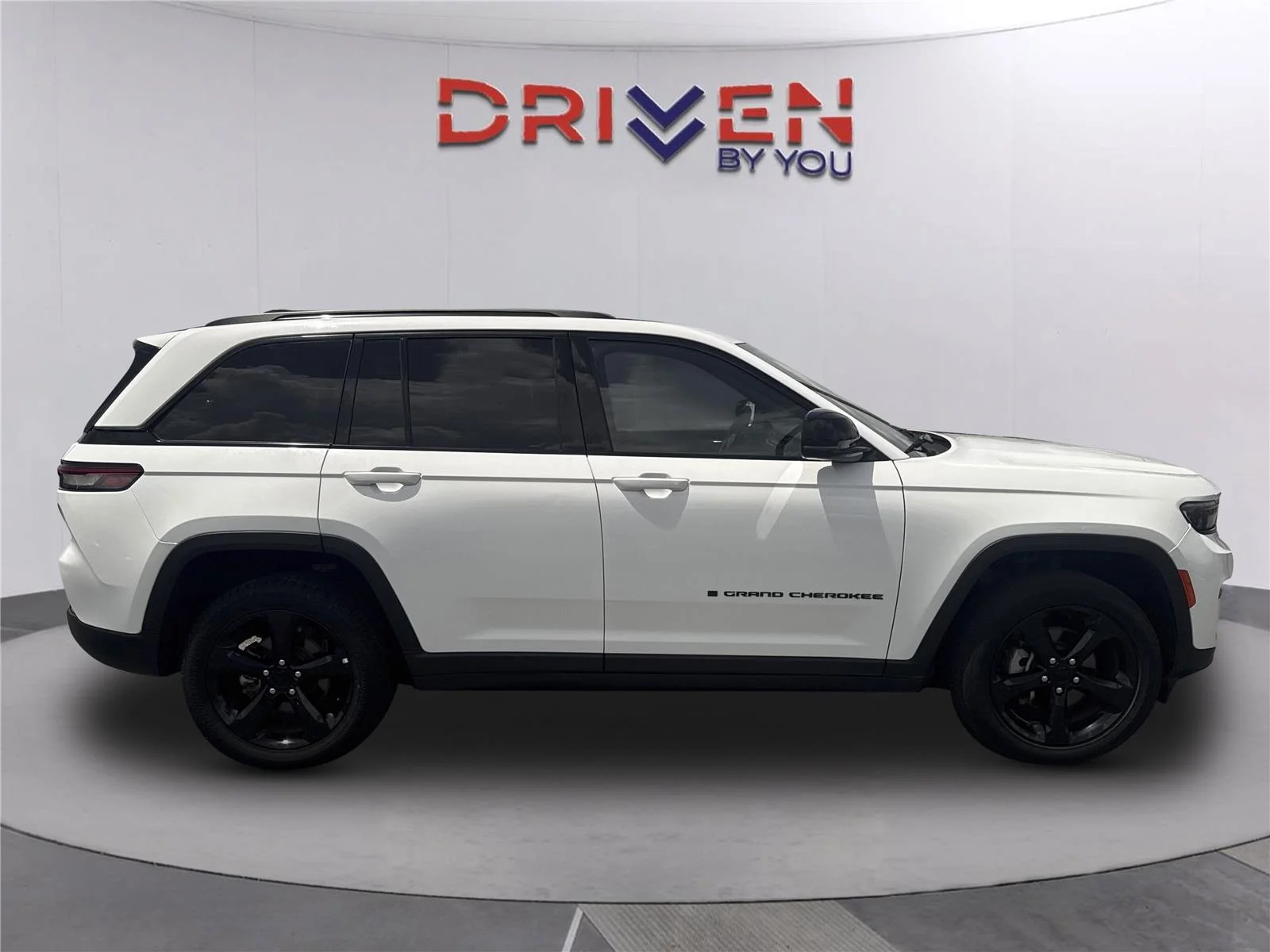 Used 2023 Bright White Clearcoat Jeep Altitude image 3