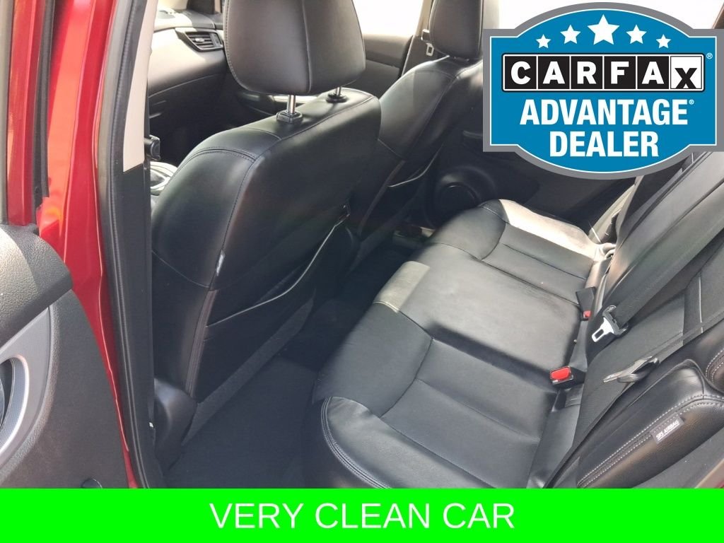 Used 2020 Red Nissan SL image 16