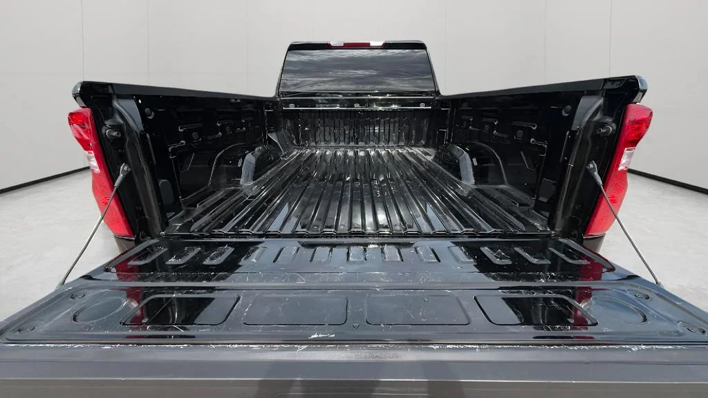 Used 2025 Black Chevrolet Custom image 29