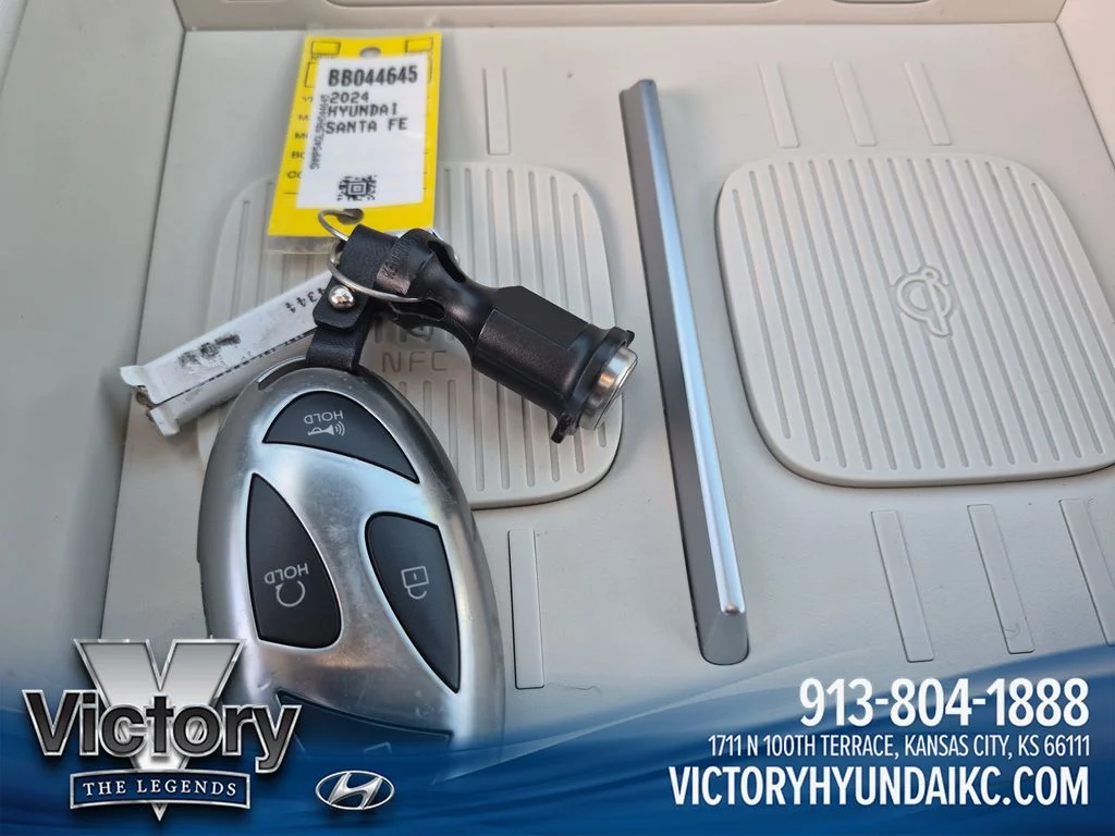 Used 2024 Black Hyundai Calligraphy image 29