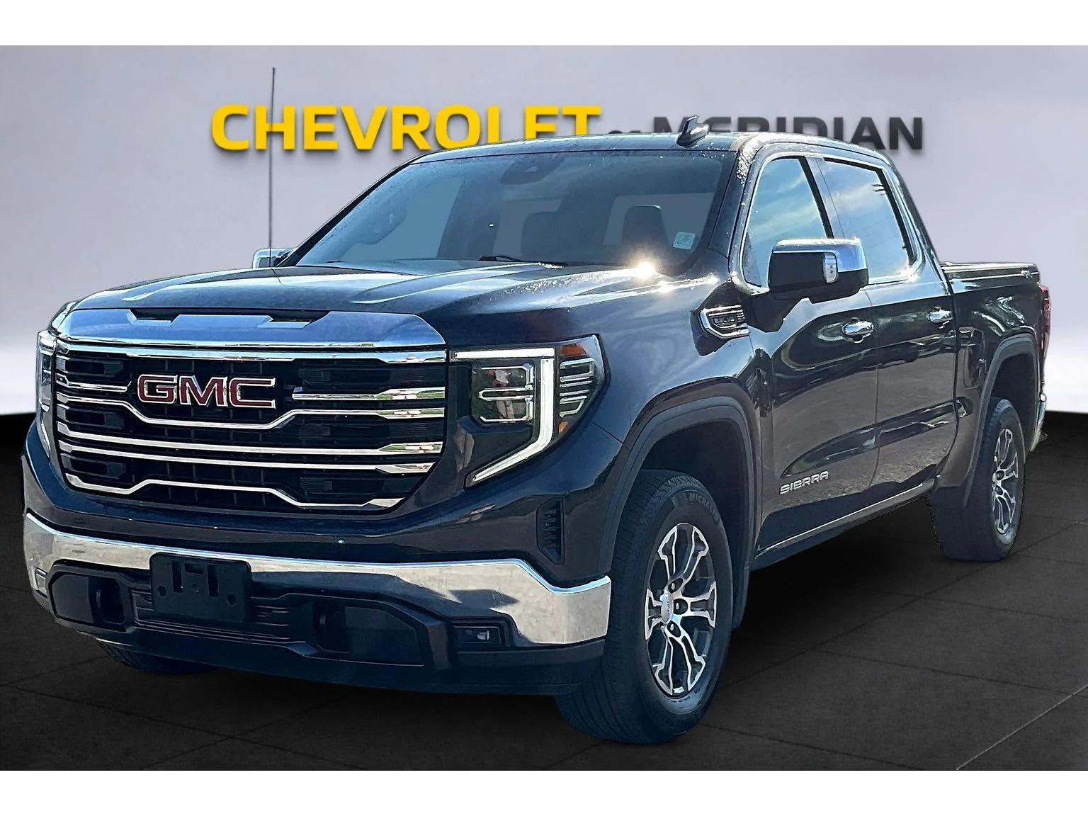 Used 2024 Titanium Rush Metallic GMC SLT image 9