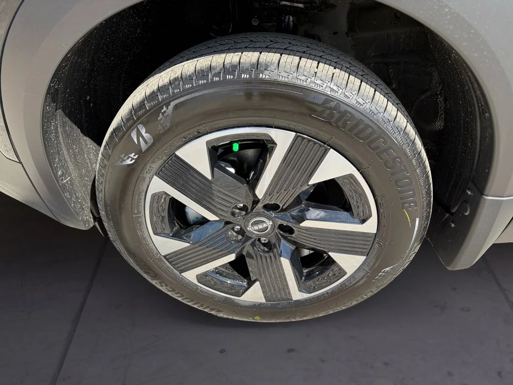 New 2027 Black Nissan SV image 9