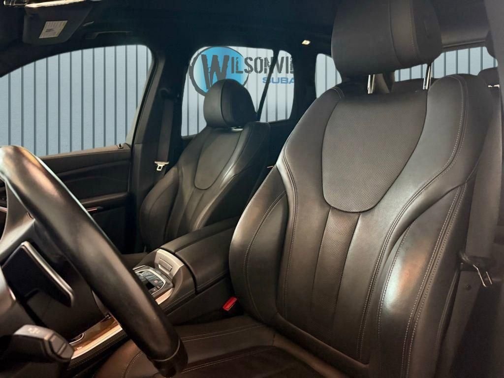 Used 2022 White BMW xDrive40i image 21