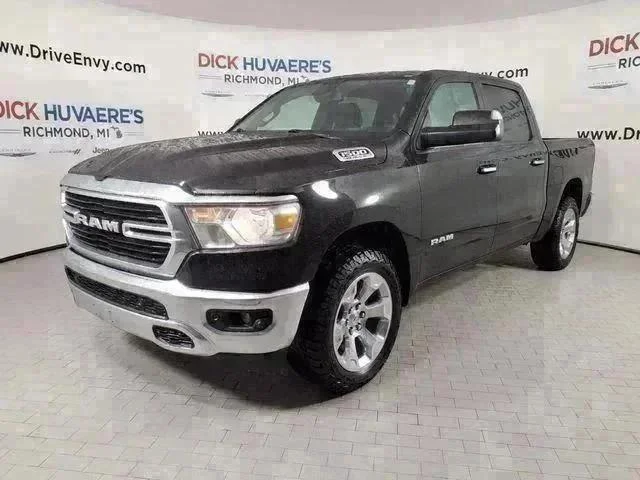 2019 RAM 1500 Big Horn/Lone Star 4x4 Crew Cab 5'7's photo