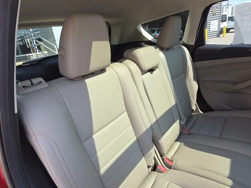 Used 2014 Red Ford SE image 17