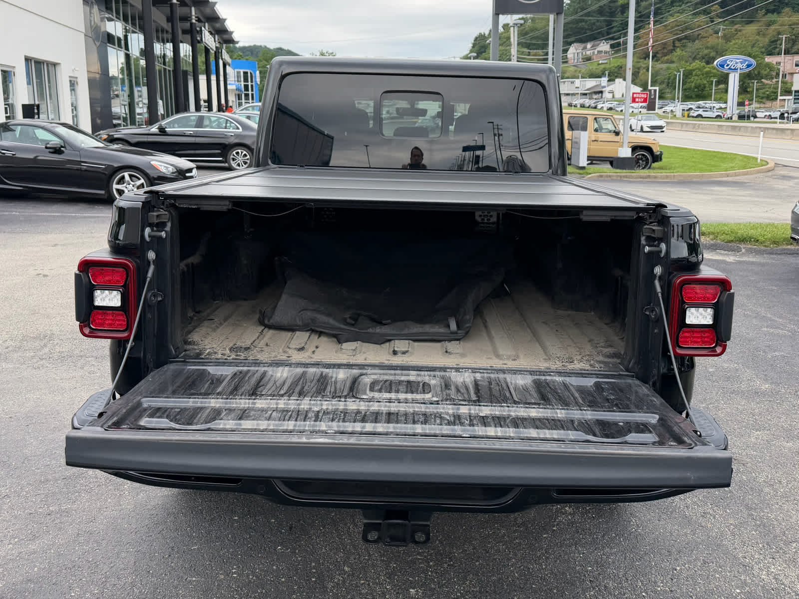 Used 2023 Black Clearcoat Jeep High Altitude image 5