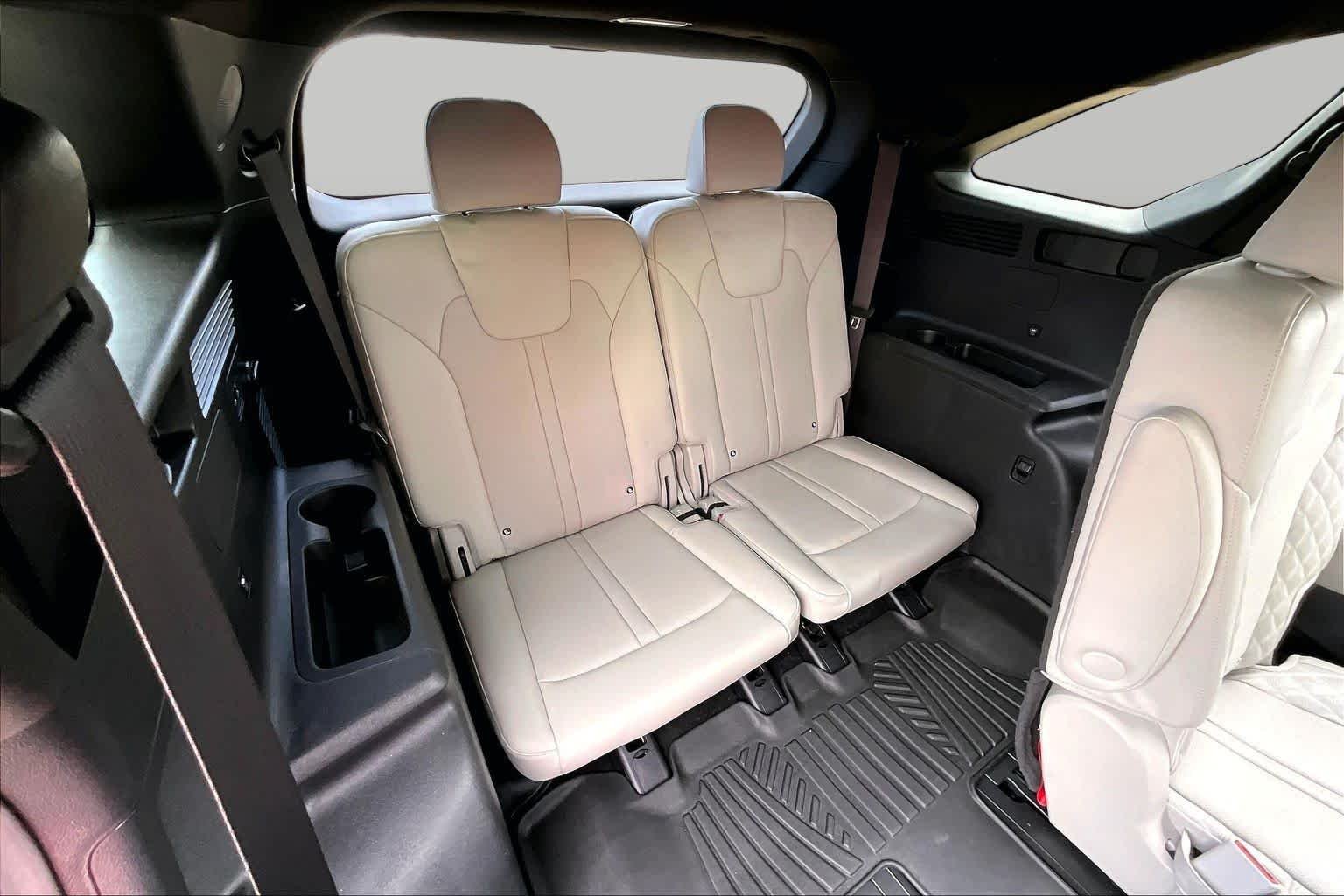 Used 2025 Volcanic Sand Kia SX Prestige image 20