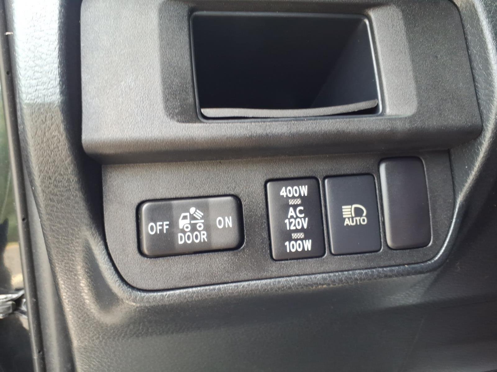 Used 2018 Midnight Black Metallic Toyota Limited image 9