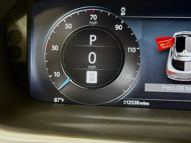 Certified Used 2024  Jaguar HSE image 13