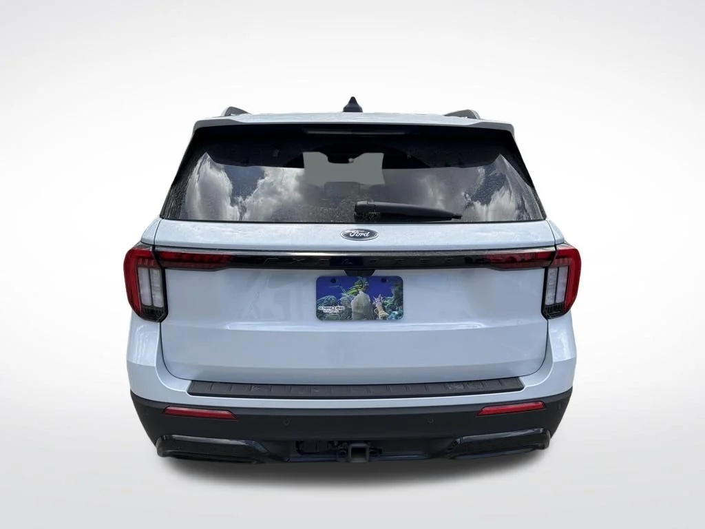 Used 2026 White Metallic Ford ST-Line image 7