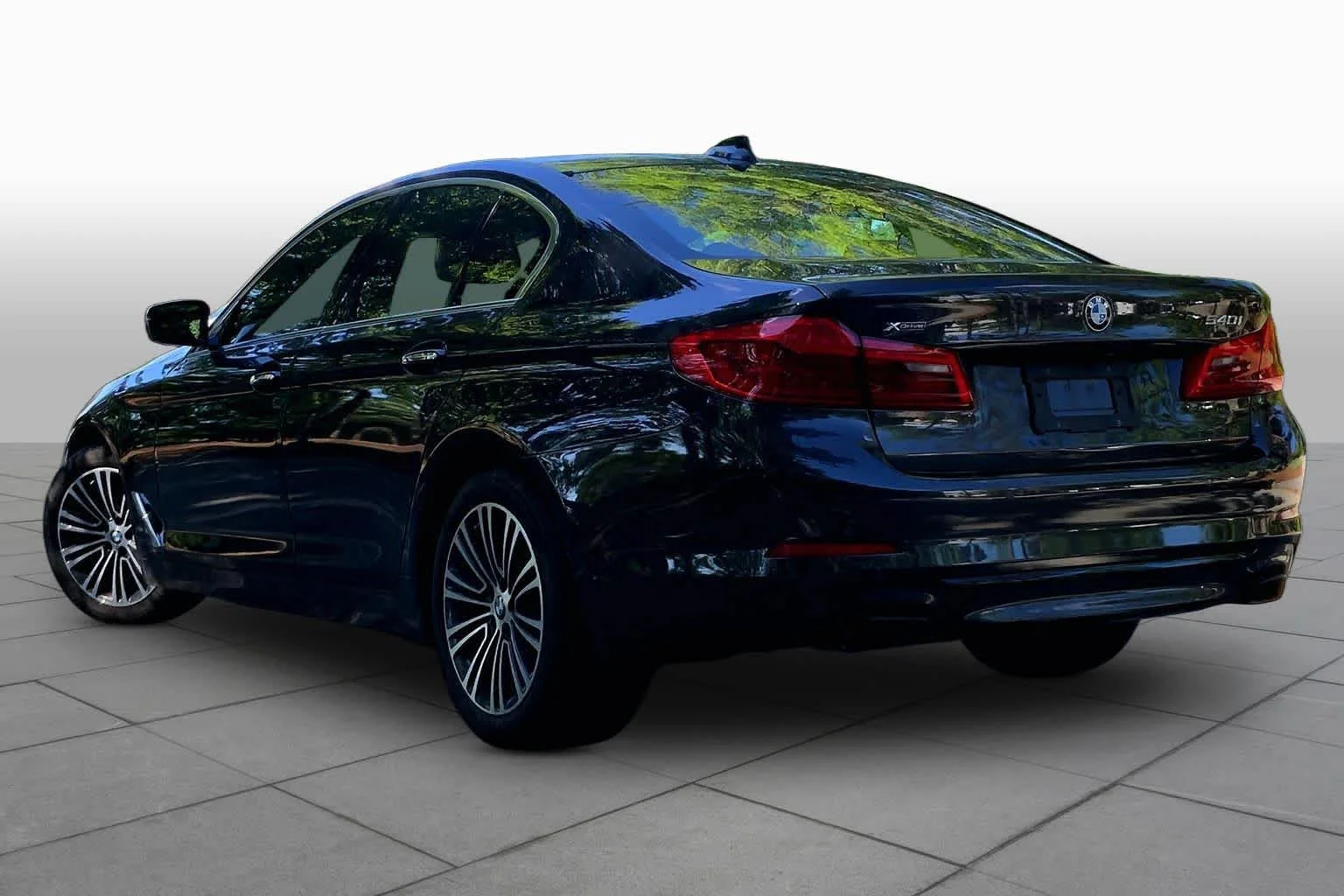 Used 2017 Dark Graphite Metallic BMW 540i xDrive image 11