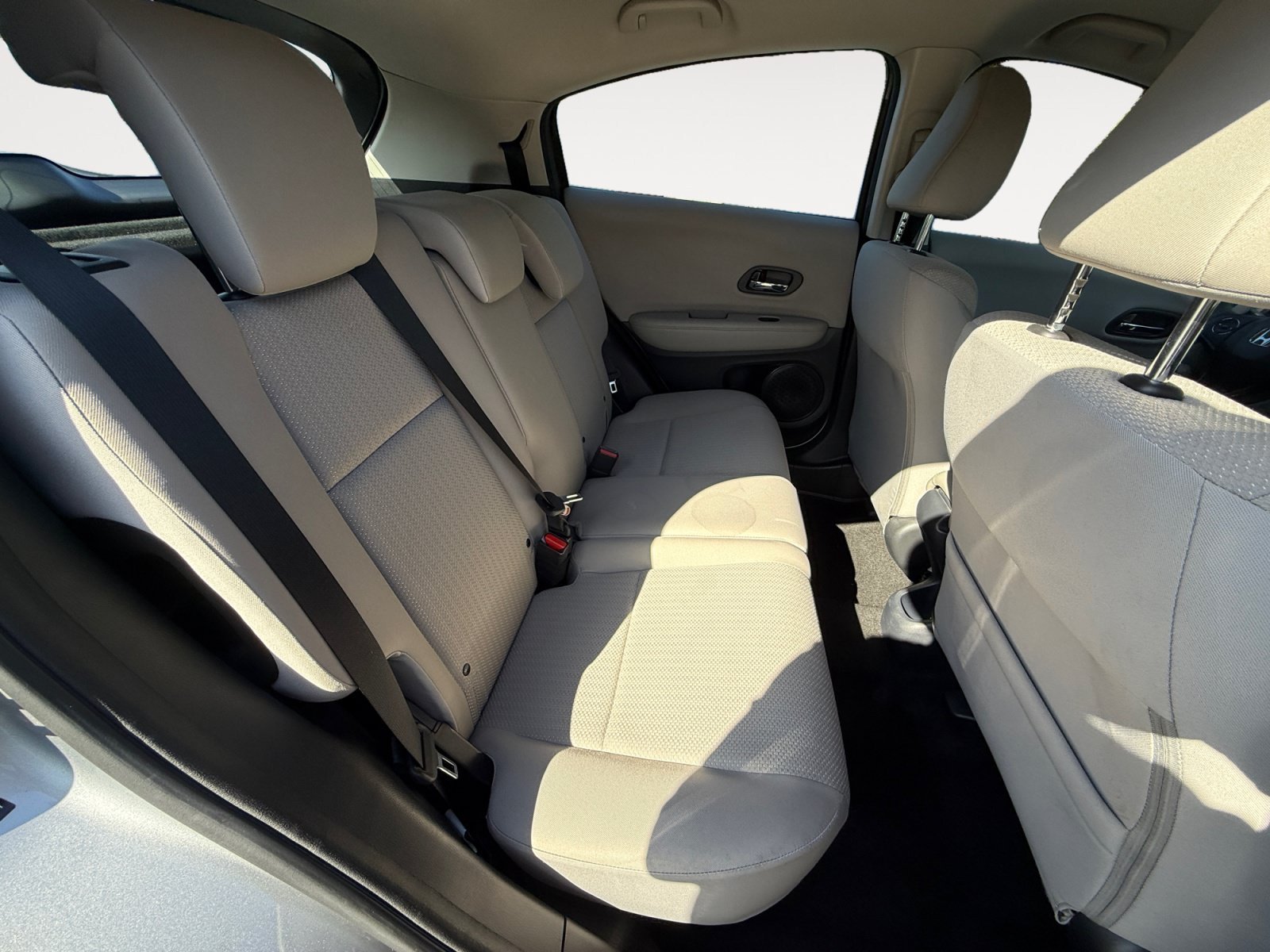 Used 2018 Lunar Silver Metallic Honda LX image 18
