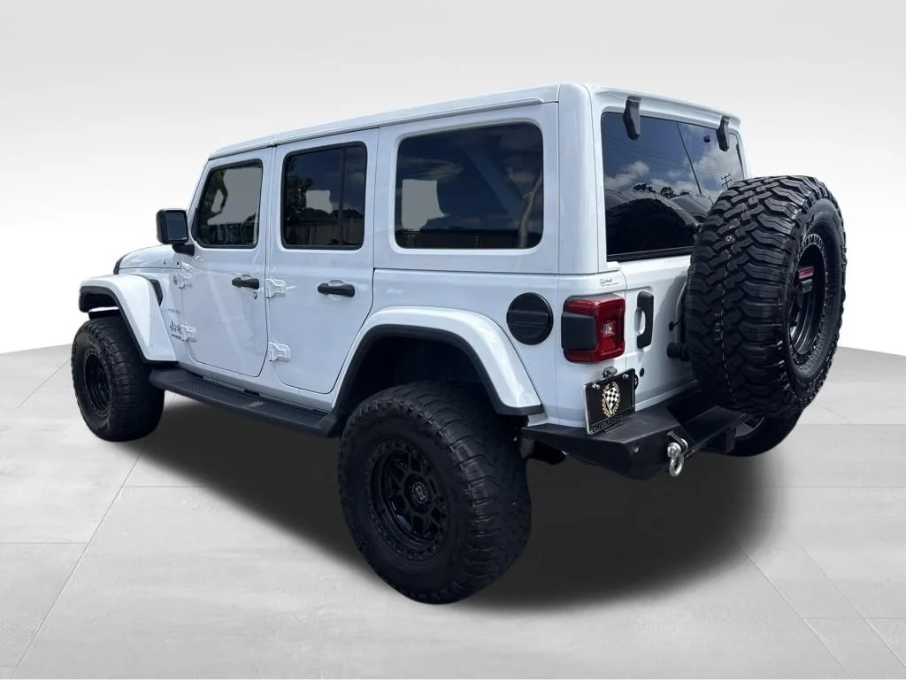 Used 2020 White Jeep Unlimited Sahara image 10