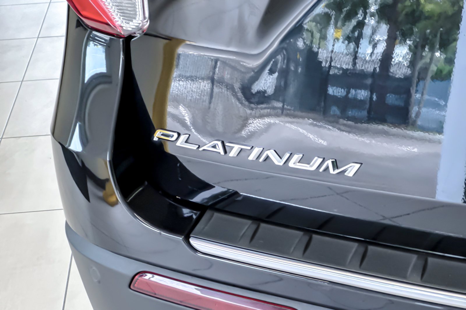 Certified Used 2021 Agate Black Metallic Ford Platinum image 27