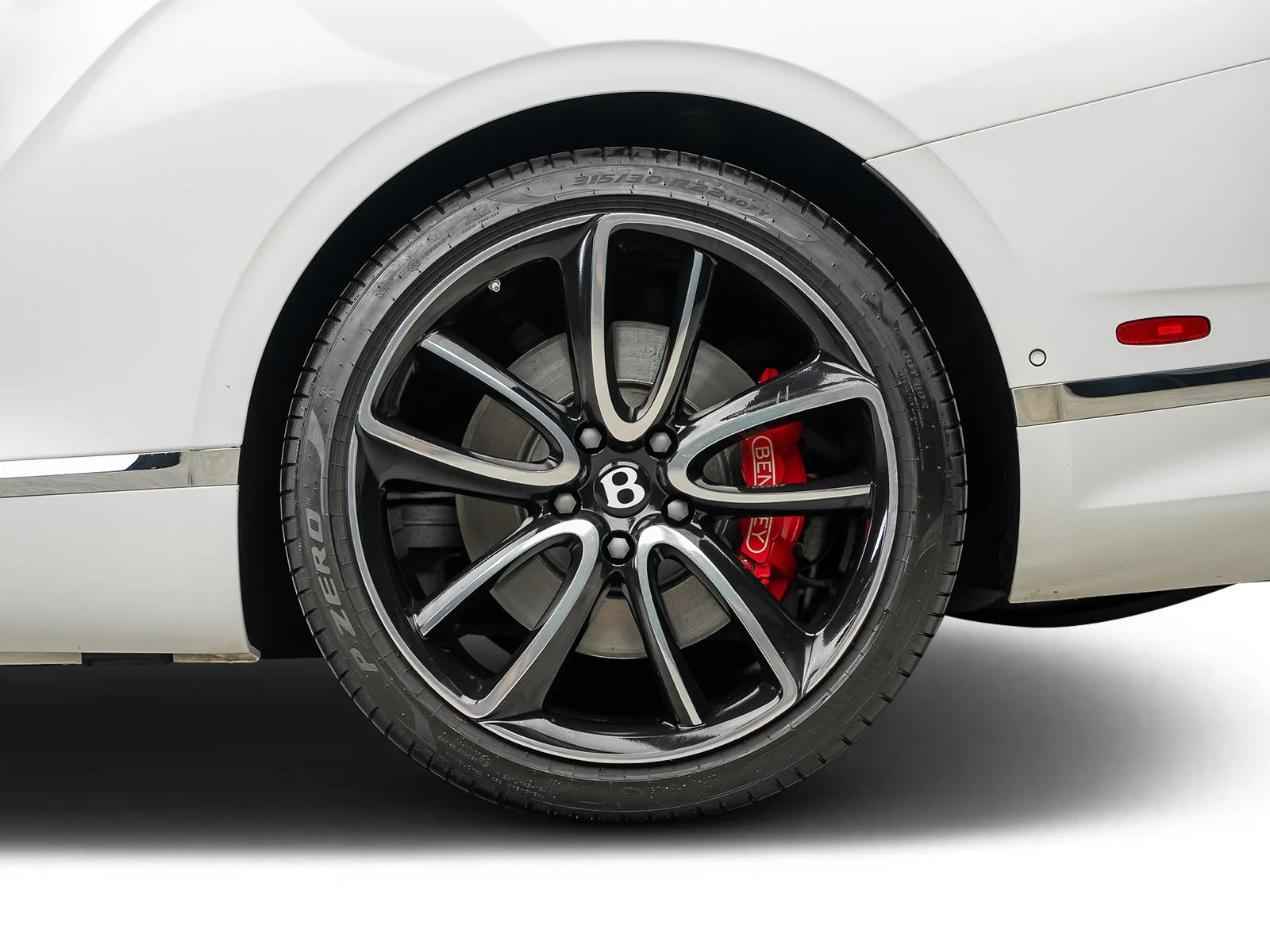 Used 2020 White Bentley W12 image 27