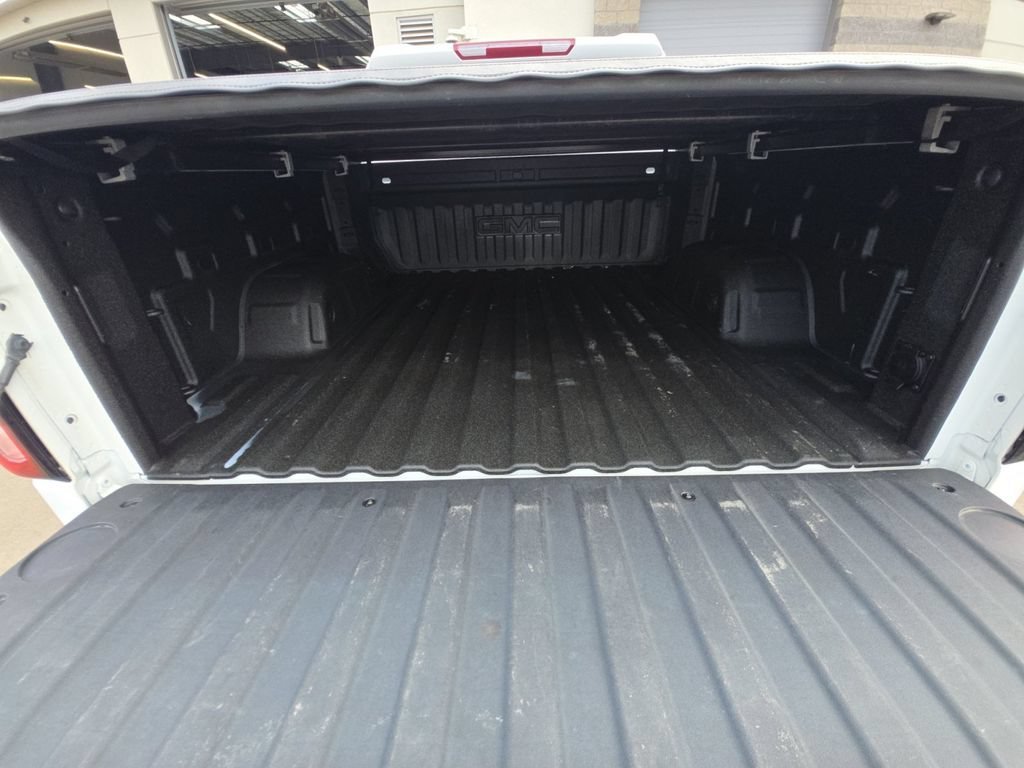 Used 2024 Summit White GMC Elevation image 29