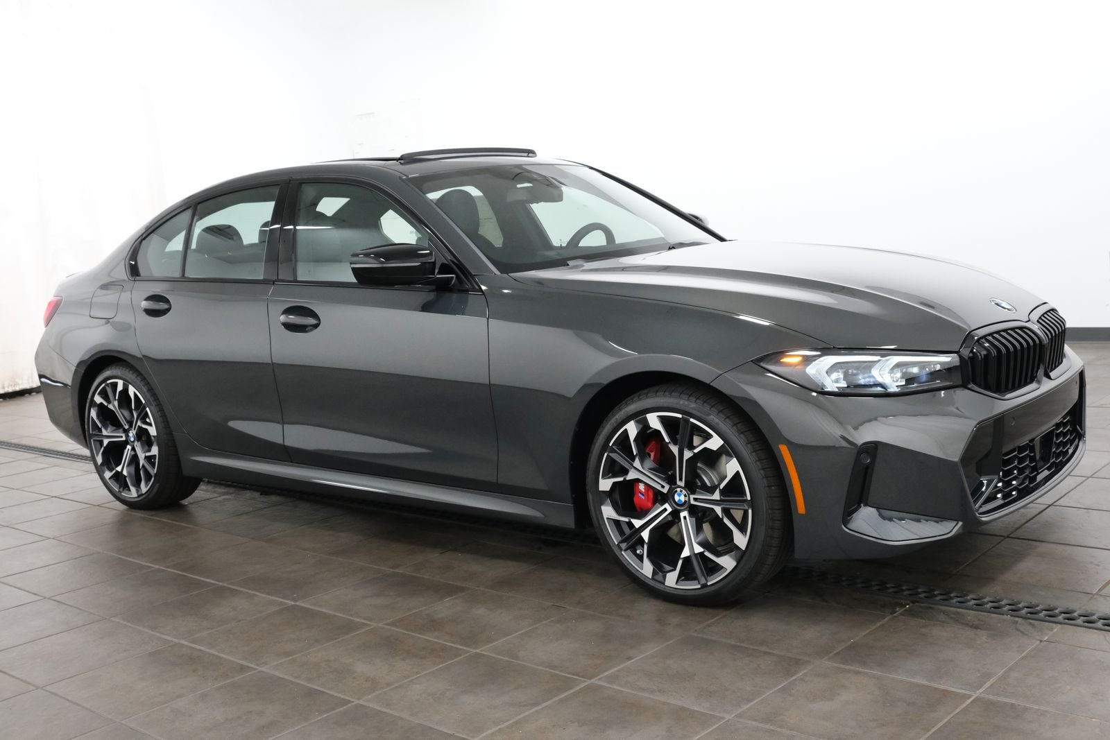 New 2026 Dravit Grey Metallic BMW 330i xDrive image 9