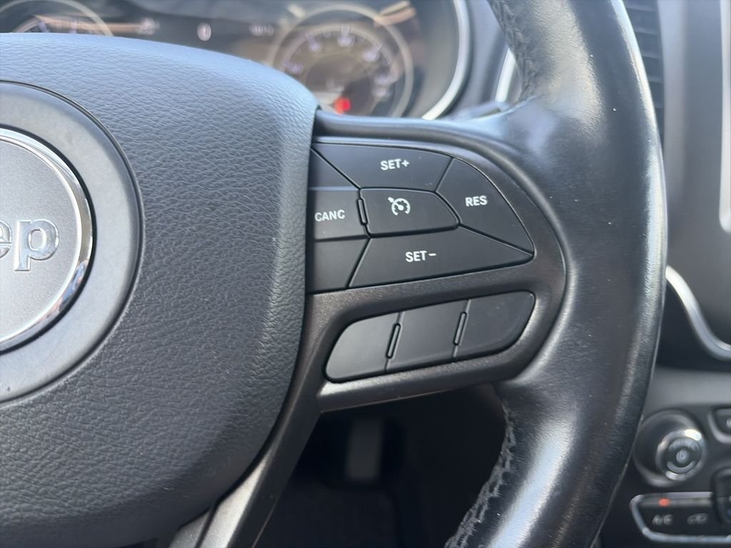 Used 2019 Sting Gray Clearcoat Jeep Trailhawk image 13