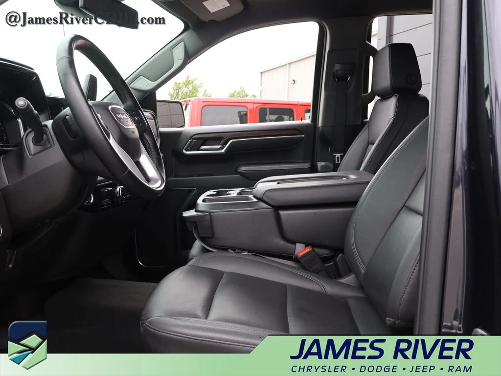 Used 2025 Silver GMC SLT image 22