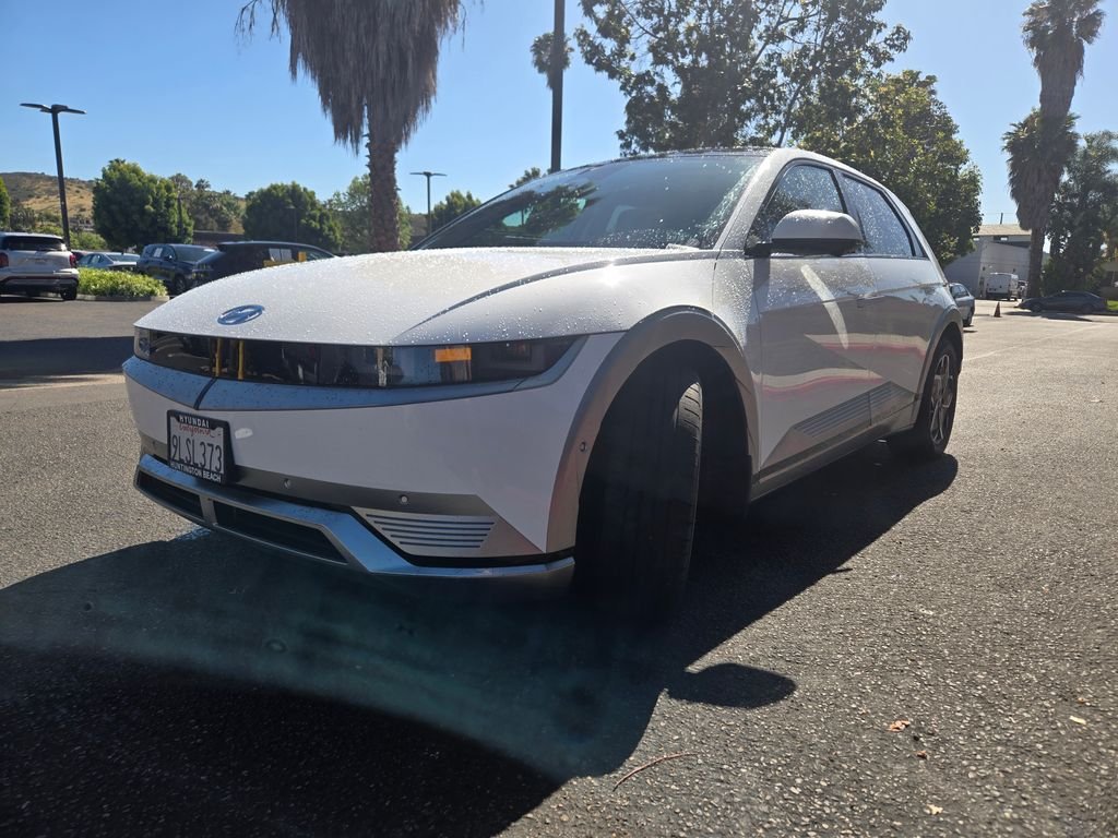 Used 2024 White Hyundai Limited image 3