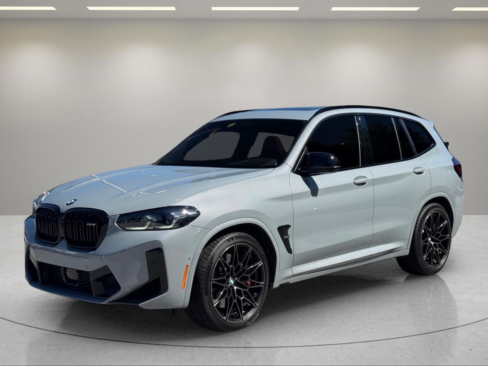 Used 2024 Brooklyn Grey Metallic BMW  image 1