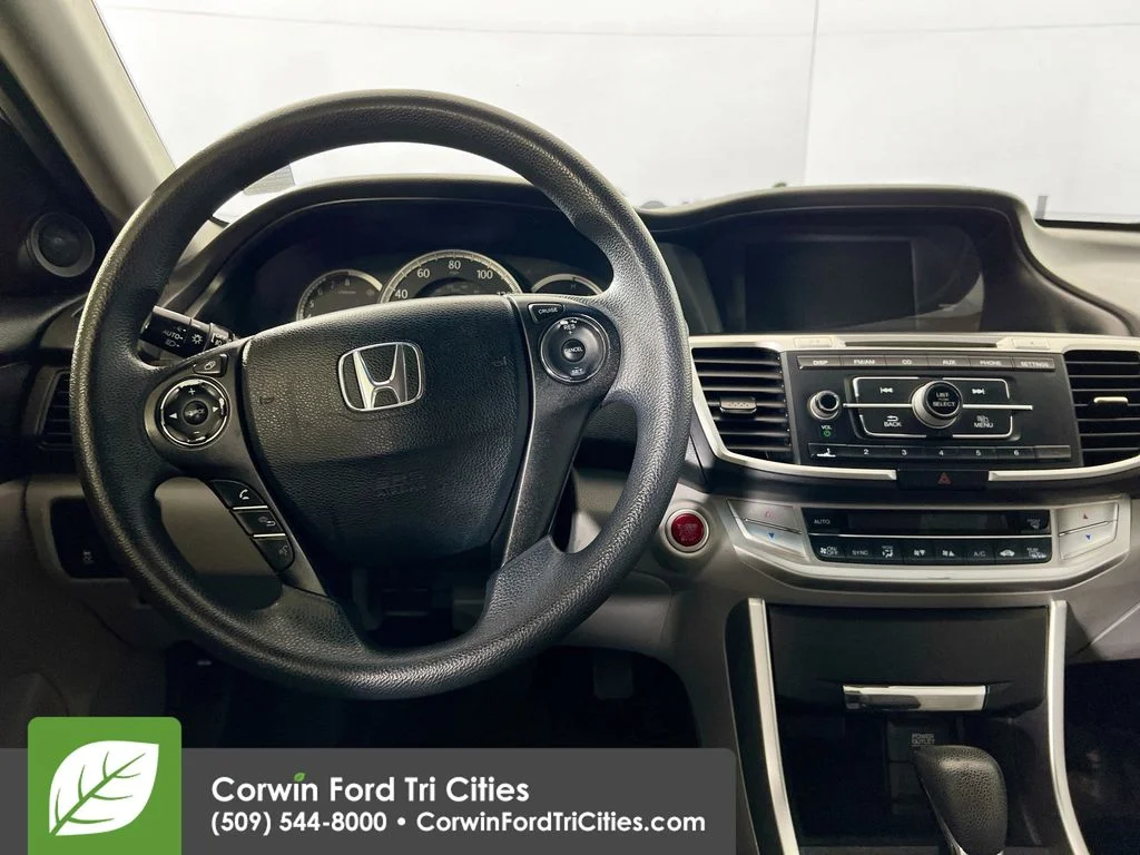 Used 2013  Honda EX image 25
