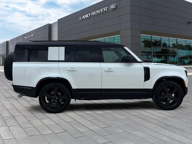 2026 Land Rover Defender V8 - Photo 6
