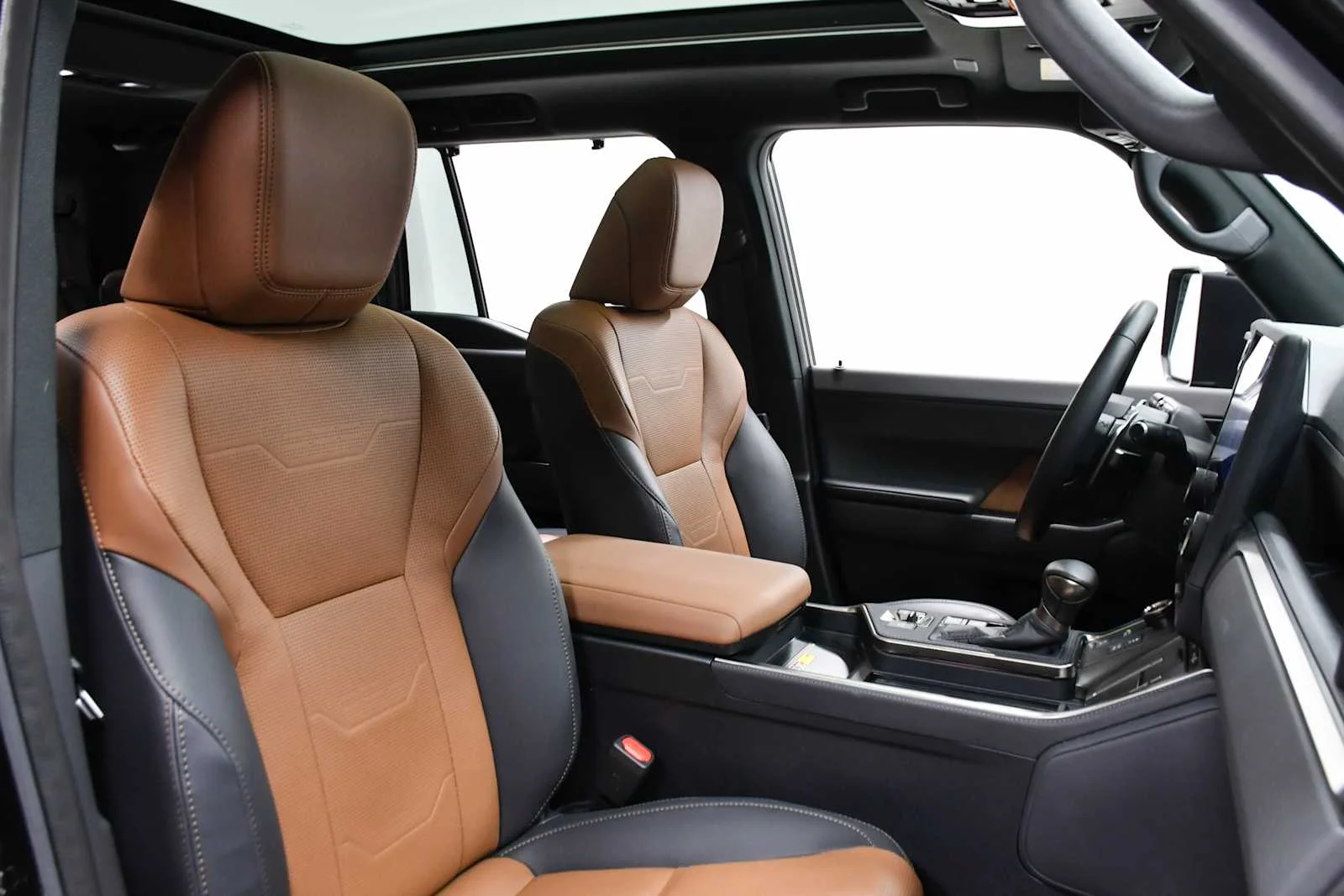 Certified Used 2025 Caviar Lexus Luxury+ image 23