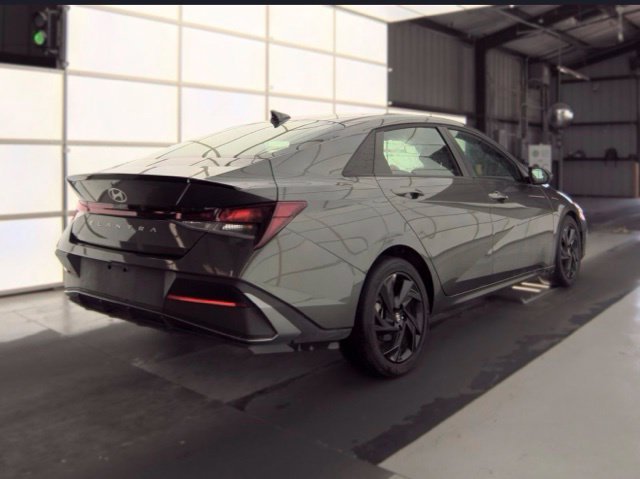 Certified Used 2026 Amazon Gray Hyundai SEL Sport image 5