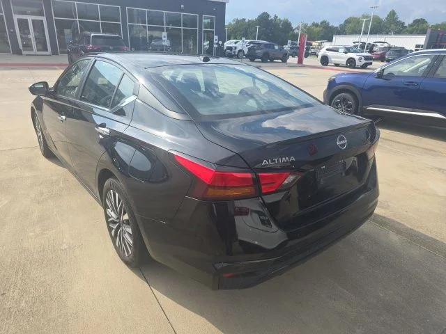 Used 2025 Black Nissan 2.5 SV image 7