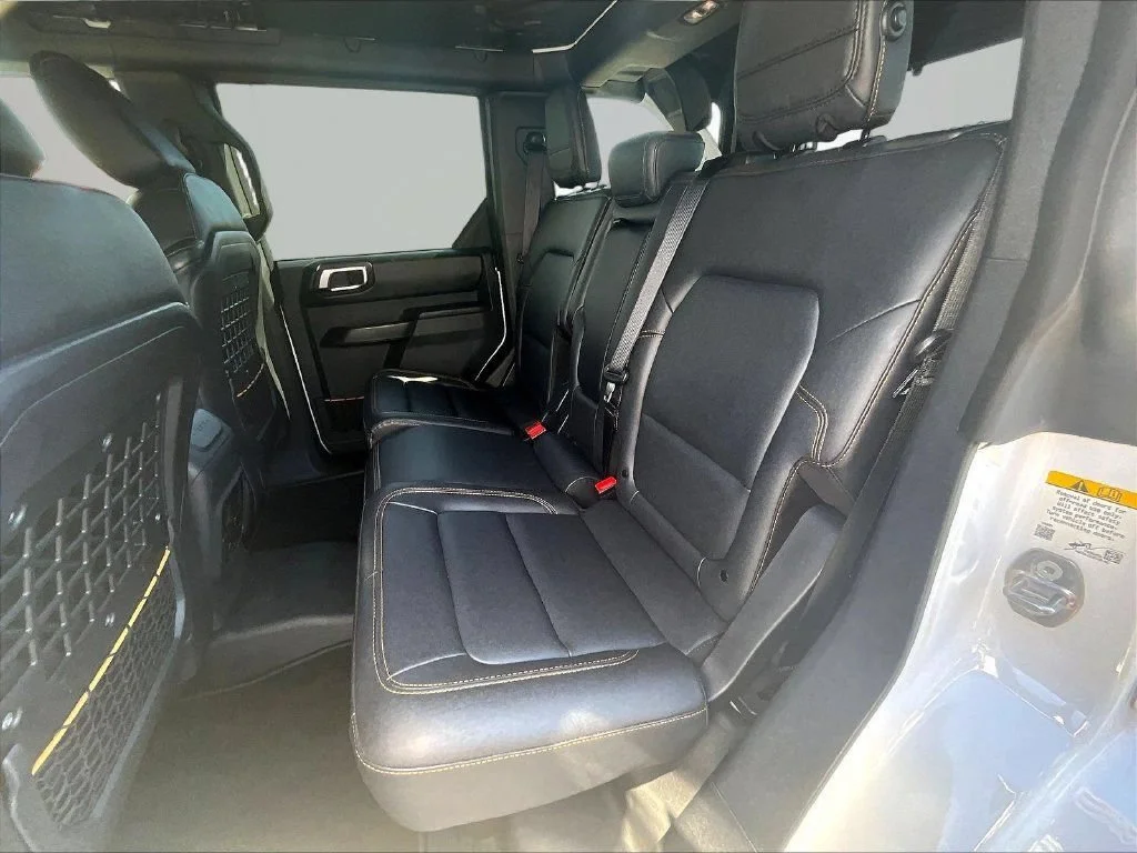 Used 2024 Oxford White Ford Badlands image 24