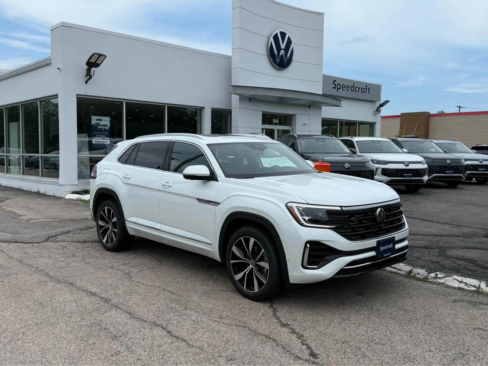 2026 Volkswagen Atlas Cross Sport 2.0T SEL Premium R-Line