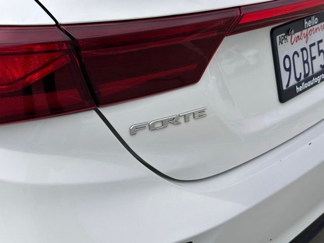 Used 2020 Clear White Kia LXS image 24