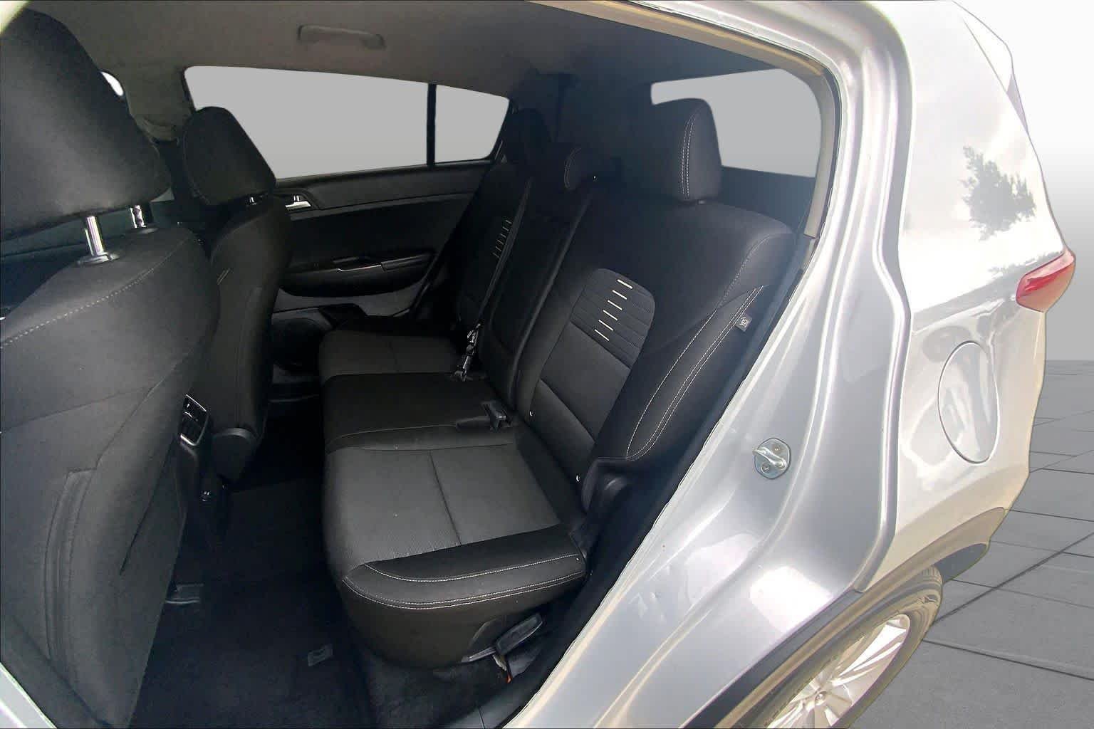 Used 2018 Sparkling Silver Kia LX image 21