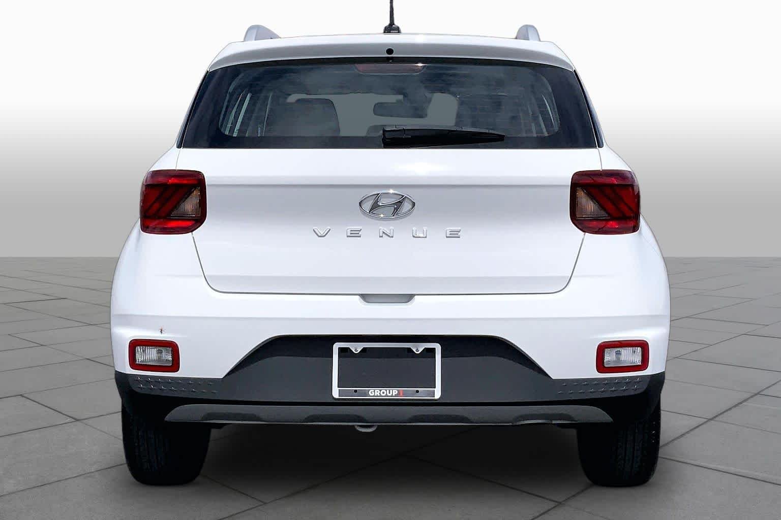 Used 2025 Lunar White Hyundai SEL image 5