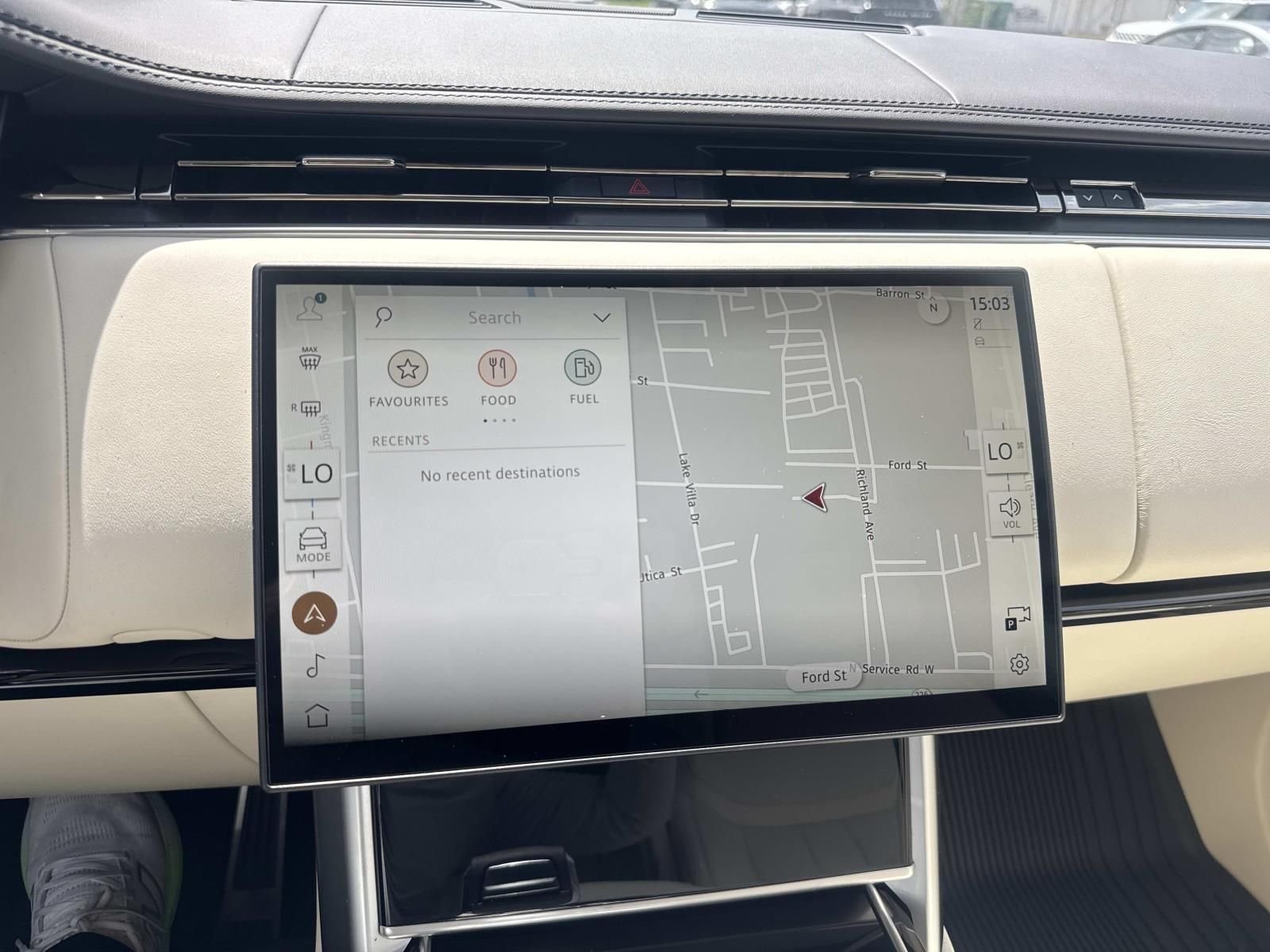 New 2026 Santorini Black Land Rover SE image 23