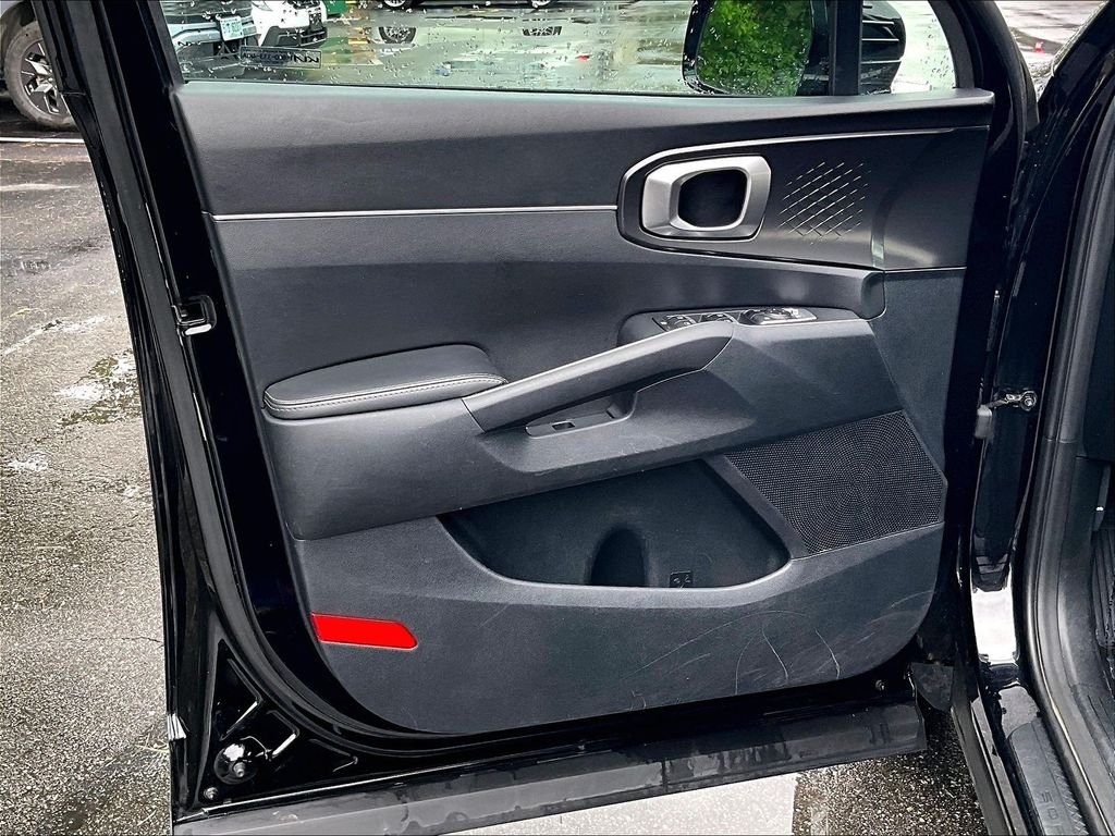 Used 2022 Ebony Black Kia LX image 9