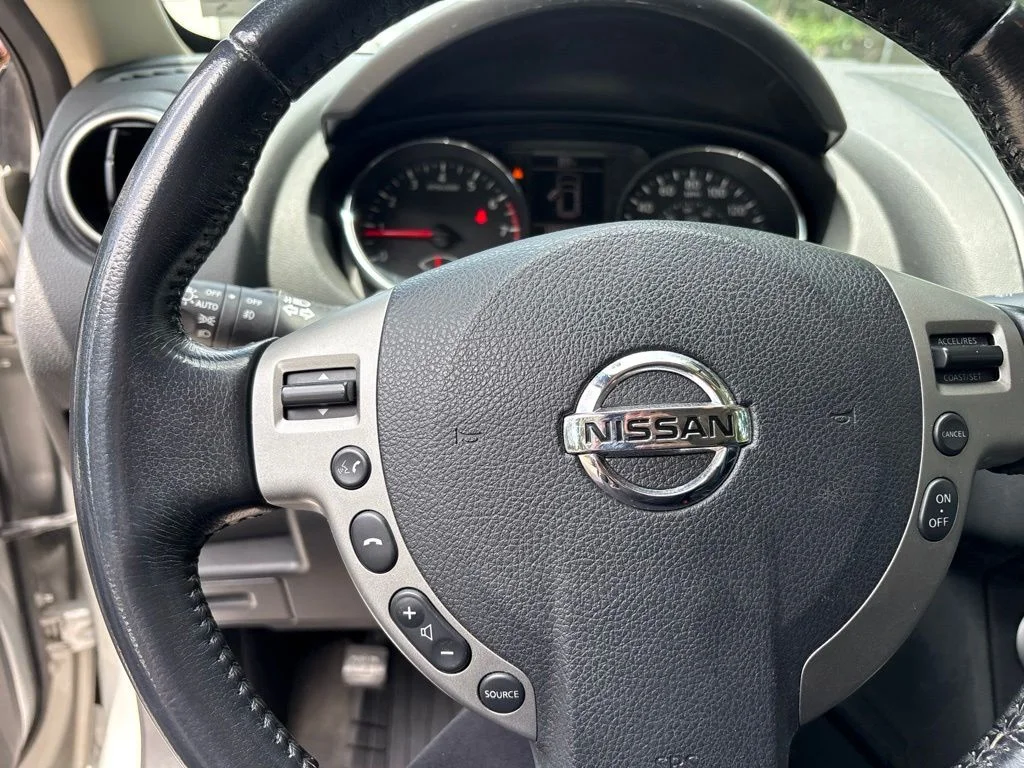 Used 2012 Silver Nissan SL image 22