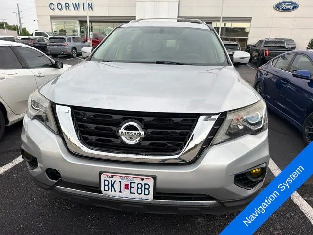 Used 2018 Brilliant Silver Metallic Nissan SL image 2