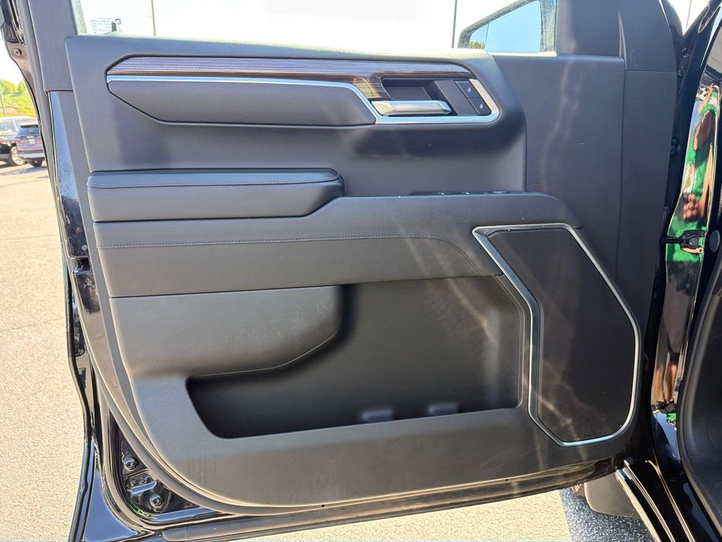 2025 Chevrolet Silverado 1500 LT - Photo 10