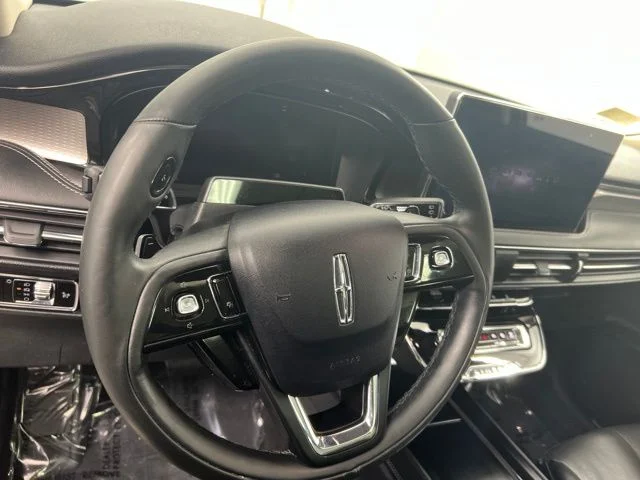 Used 2023 Gray Lincoln Reserve image 13