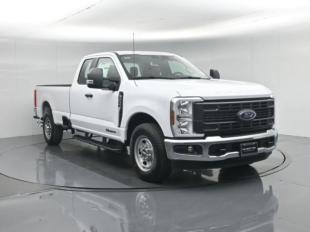 New 2026 Oxford White Ford XL image 54