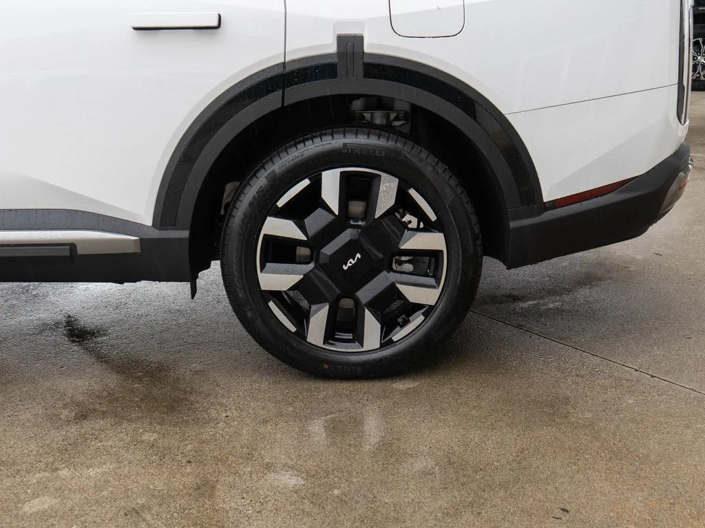 New 2027 Glacial White Pearl Kia S image 33