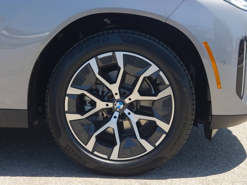 Used 2026 Skyscraper Grey Metallic BMW 30 xDrive image 6