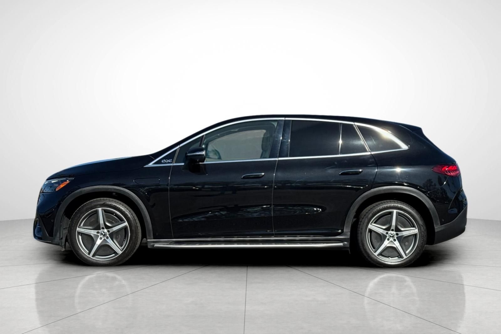 Certified Used 2023 Black Mercedes-Benz 500 SUV image 26