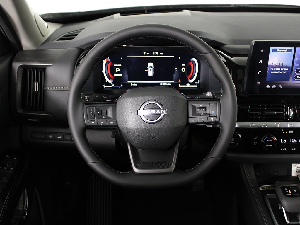 New 2026 Everest White Pearl TriCoat / Super Black Two-tone Nissan Platinum image 12