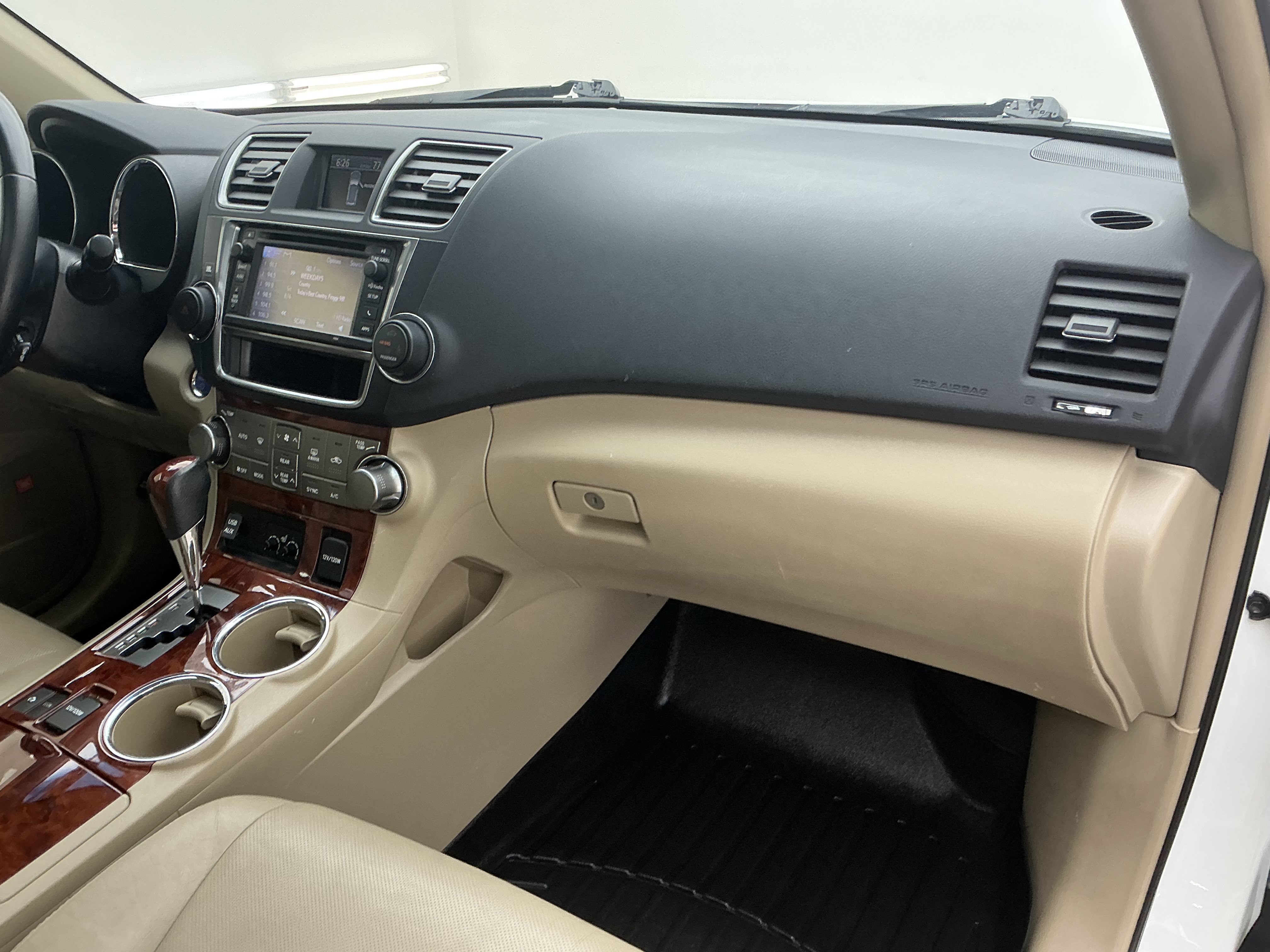 Used 2013 Blizzard Pearl Toyota Limited image 24