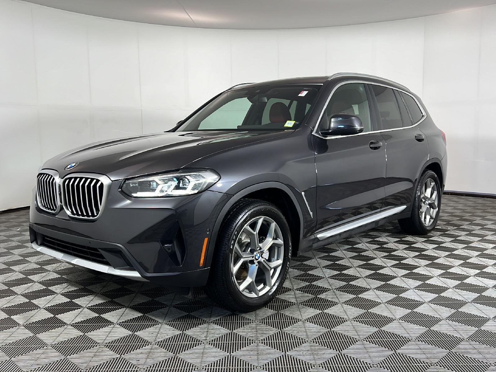 Used 2023 Dark Graphite Metallic BMW xDrive30i image 12